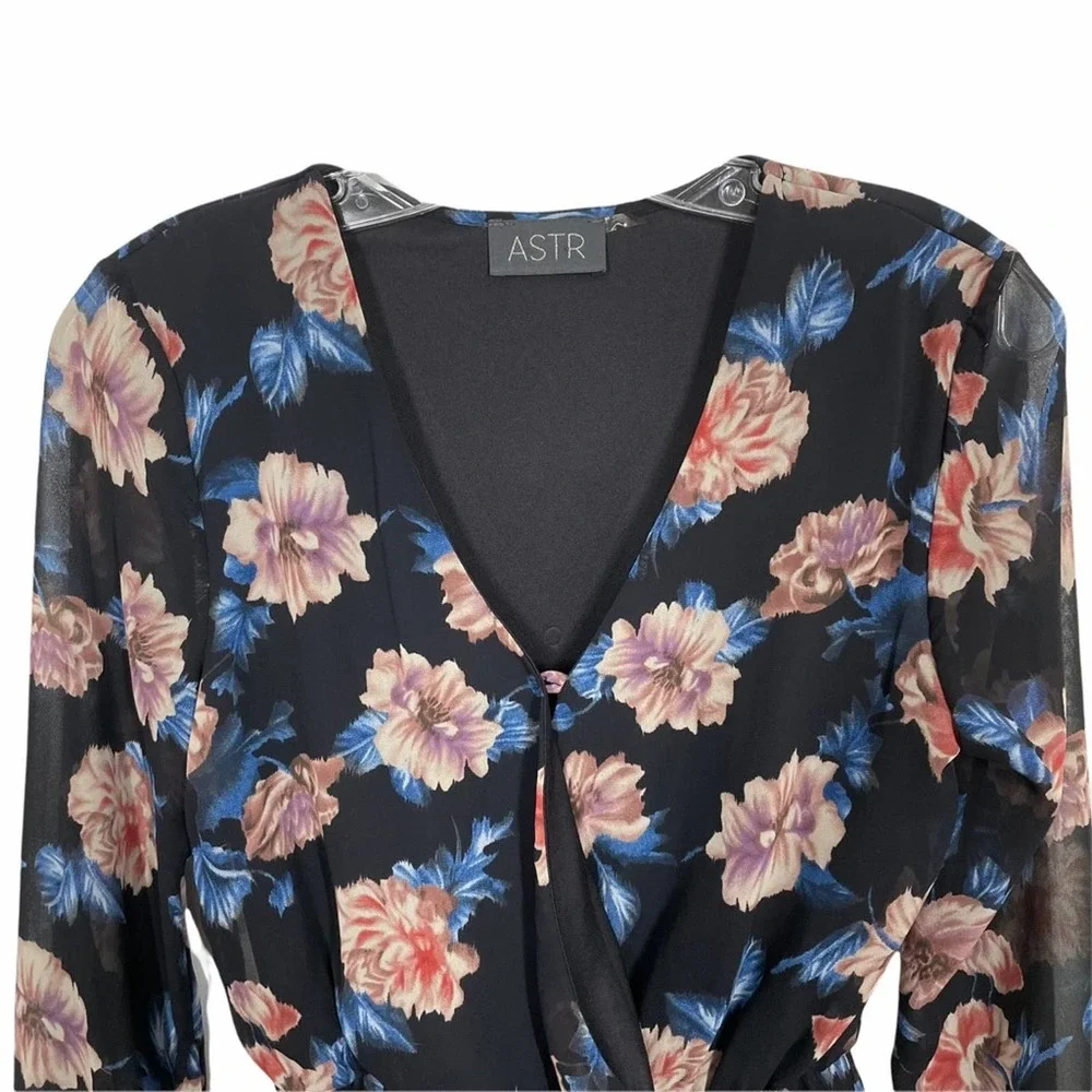 ASTR Floral Lace Trim Long Sleeve Romper Black XS - Picture 9 of 13